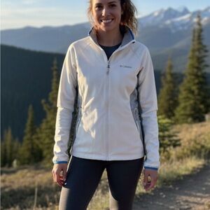 Columbia Women's White and Gray Ski Jacket